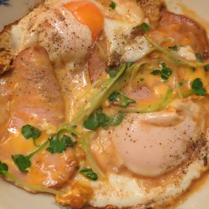 たりおの作ってみた!投稿(【究極ズボラ丼】包丁なし！5分でできる『ハムチーズエッグ丼』)