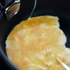 アメリカンダイナー気分の【ジョンソンヴィルパンケーキランチ】の工程2