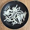 とろ旨♡【親子丼】すき焼きのたれで味付けに失敗しない◎の工程1