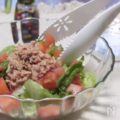 ツナがそのままドレッシングのサラダ
