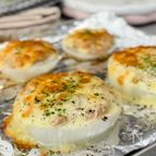 【新玉ねぎのツナチー】のせてトースターで焼くだけで絶品♪