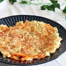 えのき丸ごと!えのきと人参のもちもちチーズチヂミ