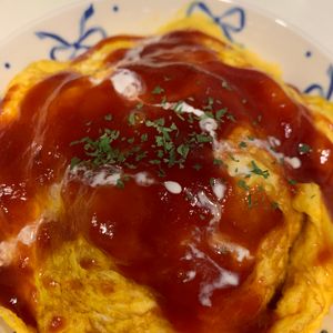 ぐ〜たら子の作ってみた!投稿(【とろたまのっけオムライス】簡単デミソースで褒められご飯♪)