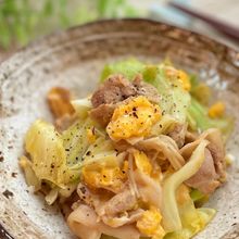ごはんおかわり！豚たま春キャベツのオイスター炒め