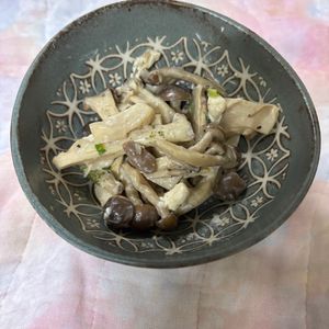 みなみの作ってみた!投稿(三種のきのこのクリームチーズマリネ)