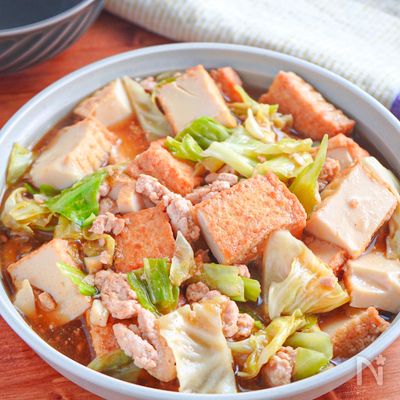 厚揚げとキャベツのそぼろあんかけ【厚揚げで満足!節約レシピ】