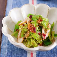 疲れた胃腸に♪『湯かけキャベツとちくわの梅おかか和え』