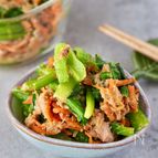 抱えて食べたいやみつきレシピ【小松菜とにんじんのツナナムル】