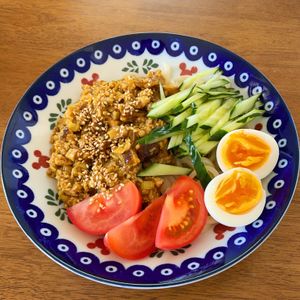 みわの作ってみた!投稿(きのこたっぷりで腸活にも♩カレー風味ジャージャー麺)