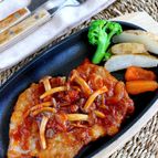 お肉柔らか♡隠し味でうま味倍増♪きのこソースのポークソテー