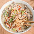 具材もスープも鍋で一気に加熱するだけ！豆乳ラーメン