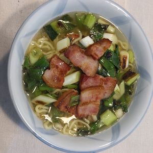 1253528の作ってみた!投稿(【チンゲン菜とベーコンの塩ラーメン】スープも簡単手作りで♪)