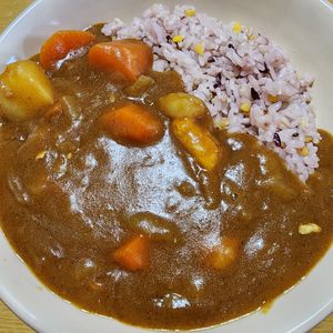 ナムディの作ってみた!投稿(【真似するだけで10倍美味しい】絶品すぎるおうちカレー)