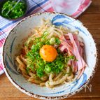 【にんにく醤油のスタミナ味】ねぎ玉もやしの冷やし混ぜうどん！