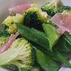 オレンジの作ってみた!投稿(緑の野菜と生ハムのナムル)