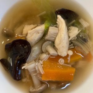 くだもの大好き🧡の作ってみた!投稿(胃腸に優しい鶏胸肉ときのこのさっぱりスープ)