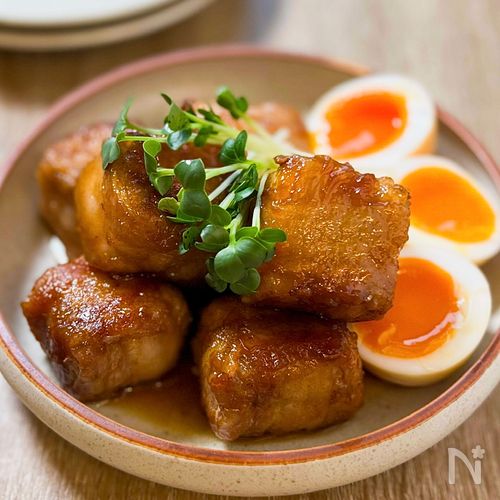 ごはんもお酒もすすむ♪【角煮風厚揚げ肉巻き】