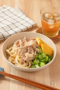 息子が完食！豚と夏野菜のぶっかけうどん