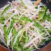行列の中華屋さんの🍚シャキシャキ大盛りもやしの青椒肉絲🤩の工程3