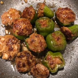 みーちゃんの作ってみた!投稿(お弁当にも♪照り焼きピーマンの肉詰め)
