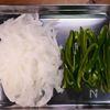 ヘルシー和食の♪ピーマンと玉葱のさっぱり梅ポンおかか和え😋の工程1