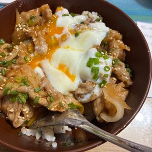 yu-mingの作ってみた!投稿(豚こま肉で絶品丼ぶり！『韓国風甘辛豚こま丼♡温玉のっけ』)