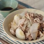 とろとろ甘い！新玉ねぎと豚こま肉の蒸し炒め