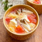 トマトとしめじと豆腐のふわたまスープ