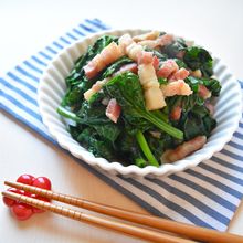 ベーコンとほうれん草の炒め物