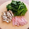 簡単！『ほうれん草とベーコンとしめじの醤油パスタ』の工程2