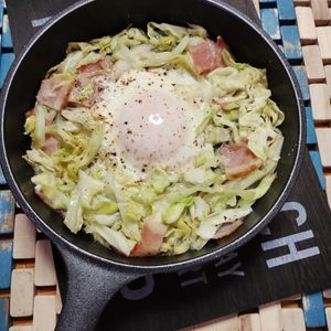 M＊Pの作ってみた!投稿(【スキレット】ワンエッグの巣ごもりキャベツ)
