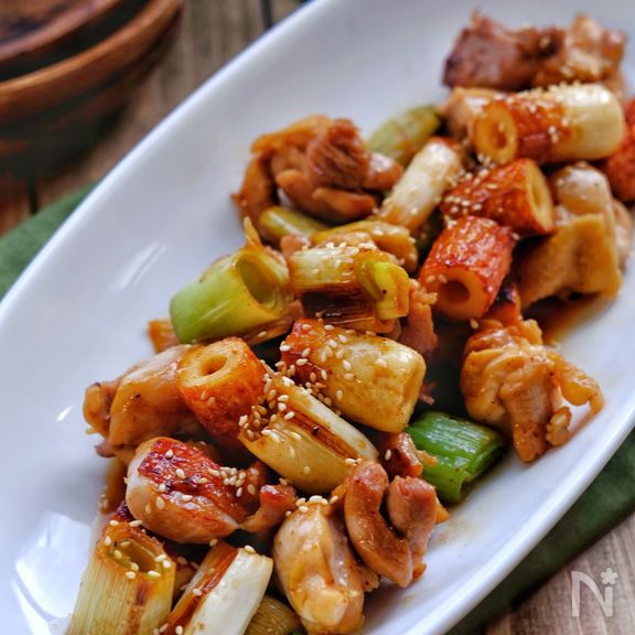 ＊鶏肉と長ねぎとちくわの甘辛バター炒め焼き鳥風味＊