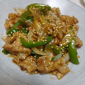 そらまめの作ってみた!投稿(＼10分で簡単／豚こまピーマンのオイスタソース炒め)