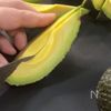 アボカドの唐揚げの下準備