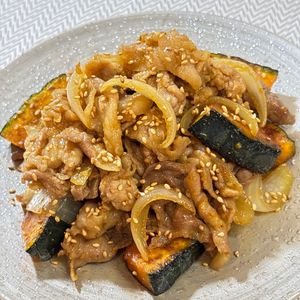 楽ラク手抜キッチン🐶🐾の作ってみた!投稿(ごはんがすすむ♩かぼちゃと豚肉の甘酢炒め)