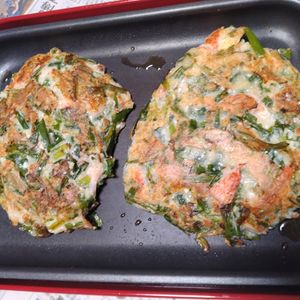 みえちゃんの作ってみた!投稿(もちもちカニカマにら豆腐チヂミ【包丁不要♪1食100円代♪】)