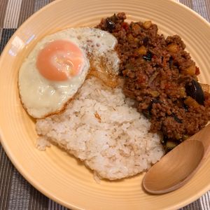 puricoの作ってみた!投稿(なすとトマトで簡単！こってり甘辛【ソースそぼろ丼】)