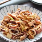 【イカと絹揚げのガーリックオイコチュ炒め】美味しすぎるー！！