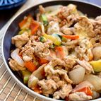 漬けて焼くだけ！野菜たっぷり『豚こまチーズタッカルビ』