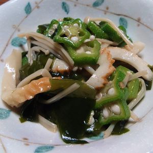 viviの作ってみた!投稿(おくらとわかめとえのきの《腸活♡中華サラダ》)