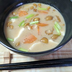 M＊Pの作ってみた!投稿(濃厚まろやか。なめこと豆乳の味噌汁)