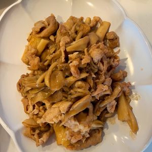 みわの作ってみた!投稿(豚肉とたっぷりきのこのにんにく醤油炒め)