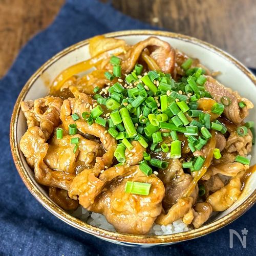 【絶品!豚丼】甘辛だれでご飯が止まらない!