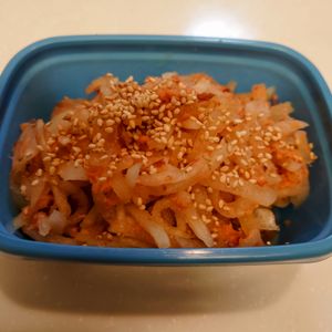 にゃんこさん🐱の作ってみた!投稿(＊大根と鮭缶のおかか和え＊あと一品に！簡単！作り置きにも◎)