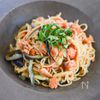 ガッツリ食べよう！塩鮭とナスのめんつゆバターパスタ