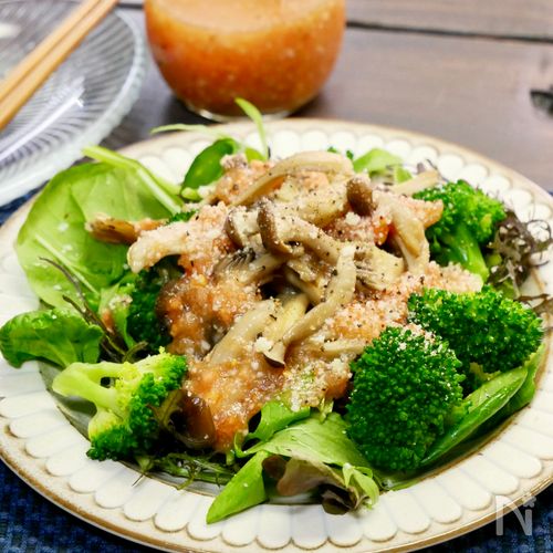 絶妙ハーモニー!きのこソテーの野菜サラダ🥗トマト塩麹ドレ