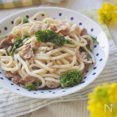 【菜の花と豚バラの焼きうどん】
