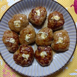 うさちゃんの作ってみた!投稿(冷めても美味しい！大きめで食べ応えあり【照り焼きマヨつくね】)