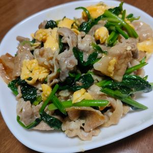 てつグラの作ってみた!投稿(豚肉とほうれん草のトロたま炒め【お肉がぷるん♪簡単絶品】)