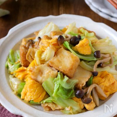 残った材料で♪厚揚げとキャベツと卵のオイスターソース炒め